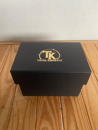Caixa Cartonada - tampa livro - fechamento magnético 20x13x13 cm - personalizada