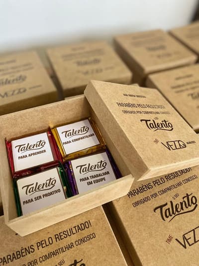 Caixa de mdf personalizada para 4 chocolates mini Talento