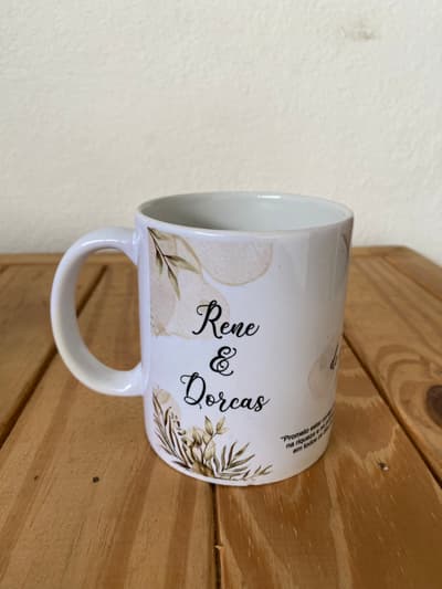 Caneca de porcelana personalizada